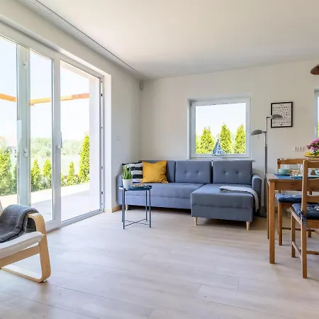 Seaview House With Fireplace Puck