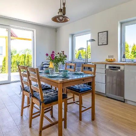 Seaview House With Fireplace