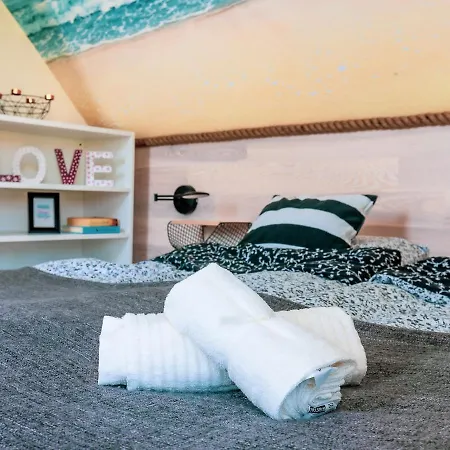 Nyaraló Seaview House With Fireplace Puck