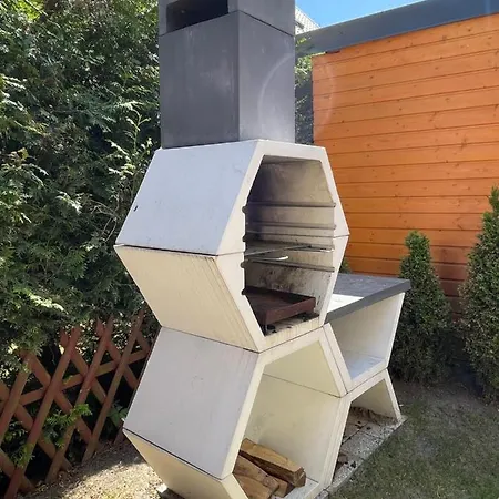 Seaview House With Fireplace