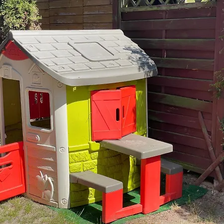 Seaview House With Fireplace