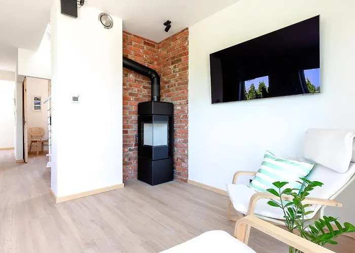 Seaview House With Fireplace