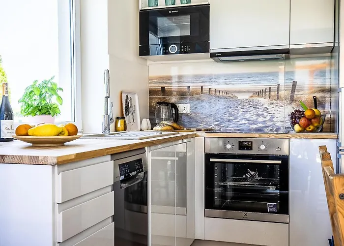 Seaview House With Fireplace Пуцк