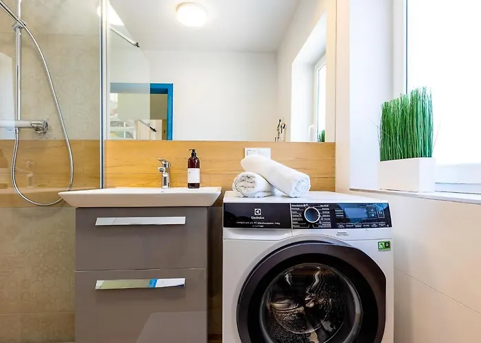 Seaview House With Fireplace