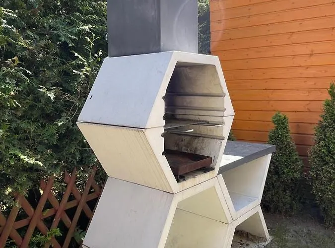 Seaview House With Fireplace